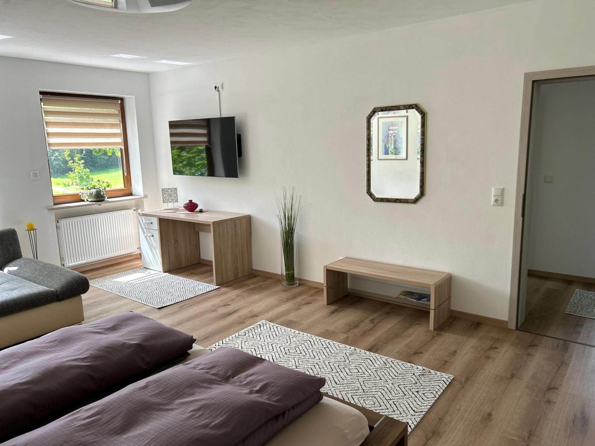 Ruhige Ferienwohnung Mit Terrasse Fuer 2 Personen Vohenstrauss Dış mekan fotoğraf