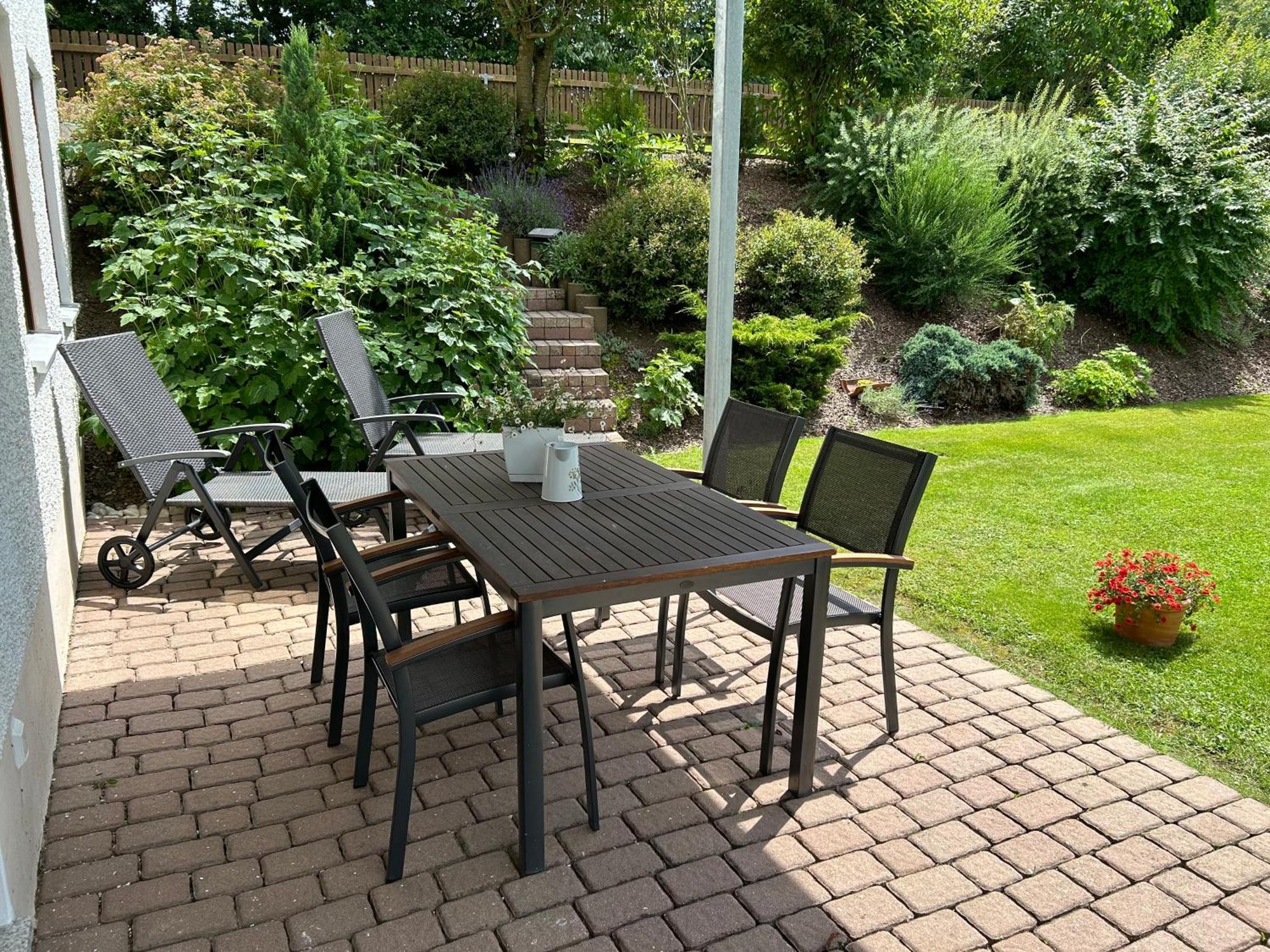 Ruhige Ferienwohnung Mit Terrasse Fuer 2 Personen Vohenstrauss Dış mekan fotoğraf