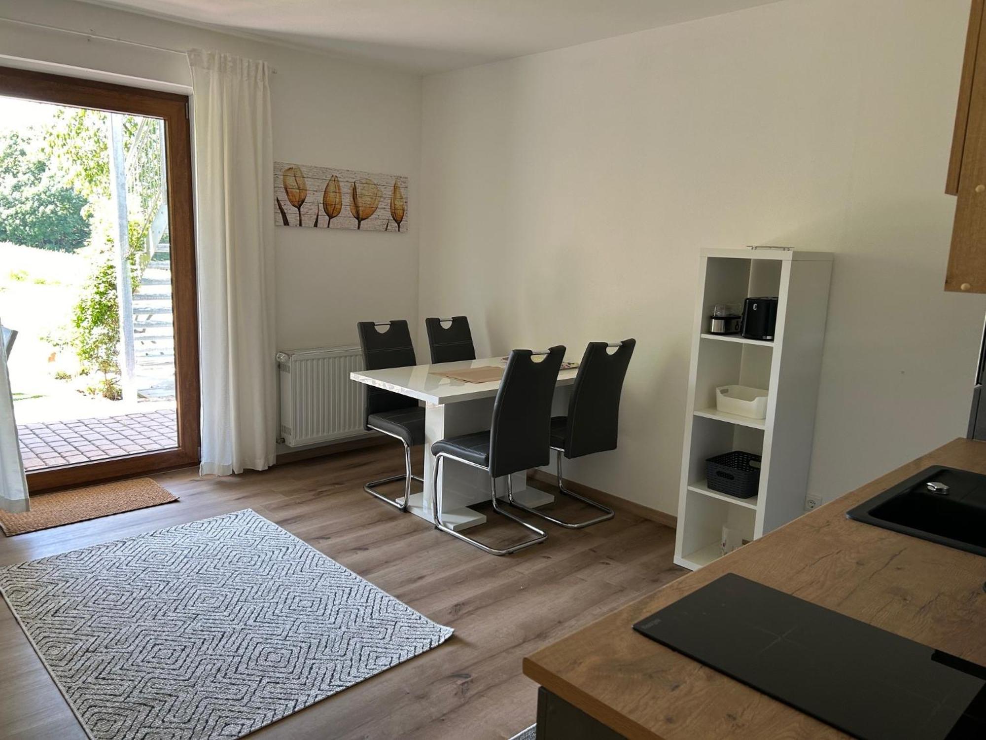 Ruhige Ferienwohnung Mit Terrasse Fuer 2 Personen Vohenstrauss Dış mekan fotoğraf